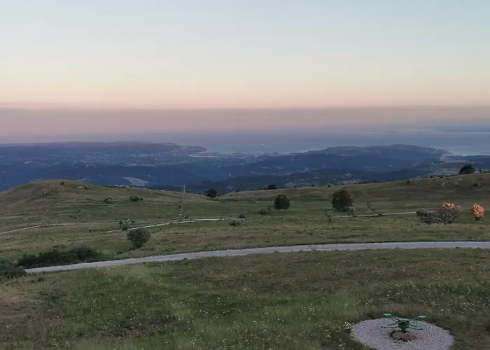 Tumova Koca Na Slavniku *