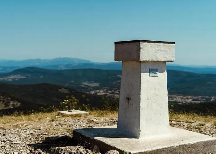 Tumova Koca Na Slavniku *