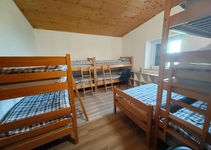 Ostello Tumova Koca Na Slavniku